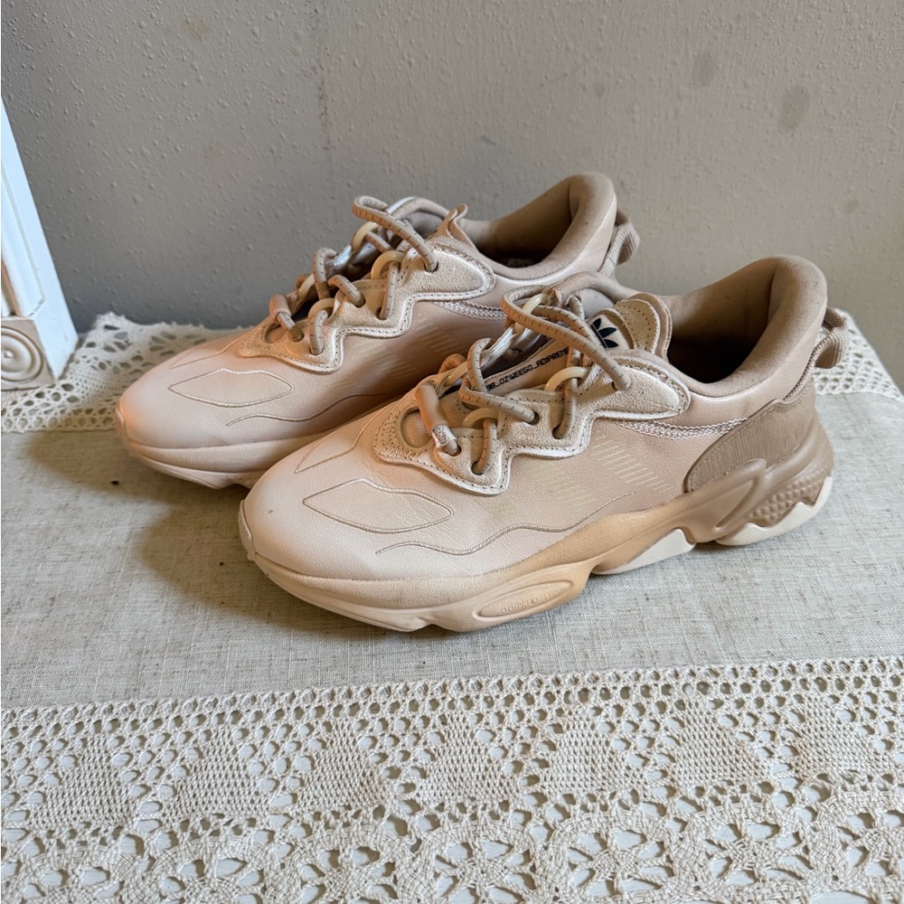 Adidas Ozweego Originals Womens Size 7 Pale Nude Walking Casual Sneakers Shoes